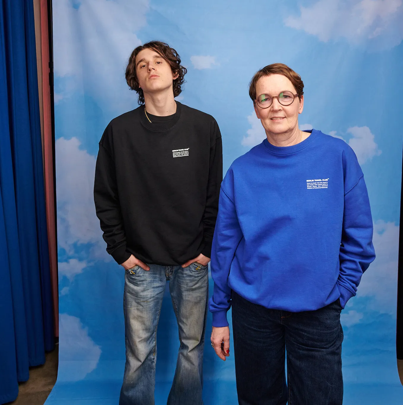 Sweater Crew Neck "Berlin Travel Club Typo" - Various Colors
