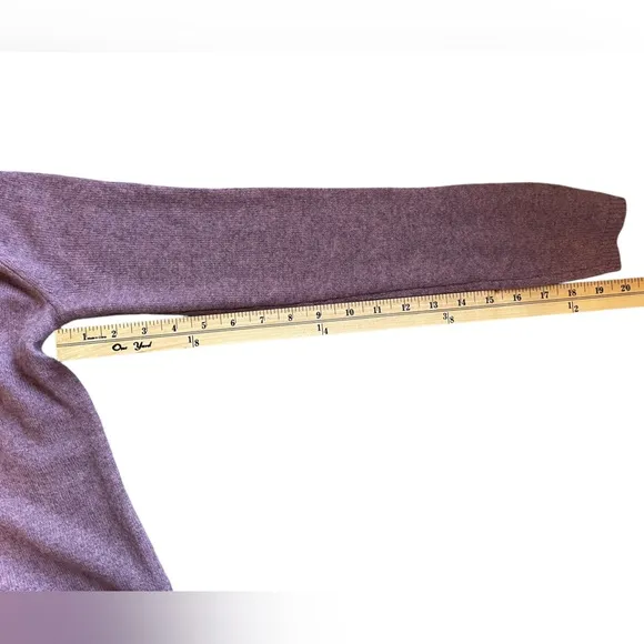 TAHARI 100% Cashmere Light Purple/Gray Heather V-Neck Sweater- Size Medium