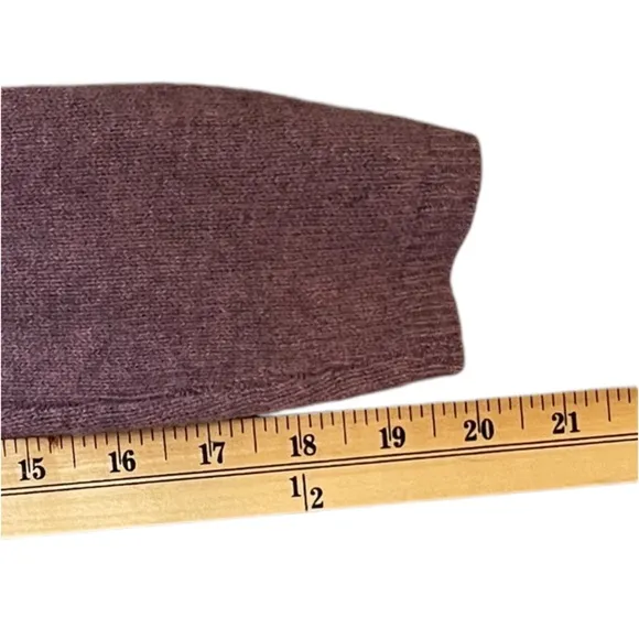 TAHARI 100% Cashmere Light Purple/Gray Heather V-Neck Sweater- Size Medium
