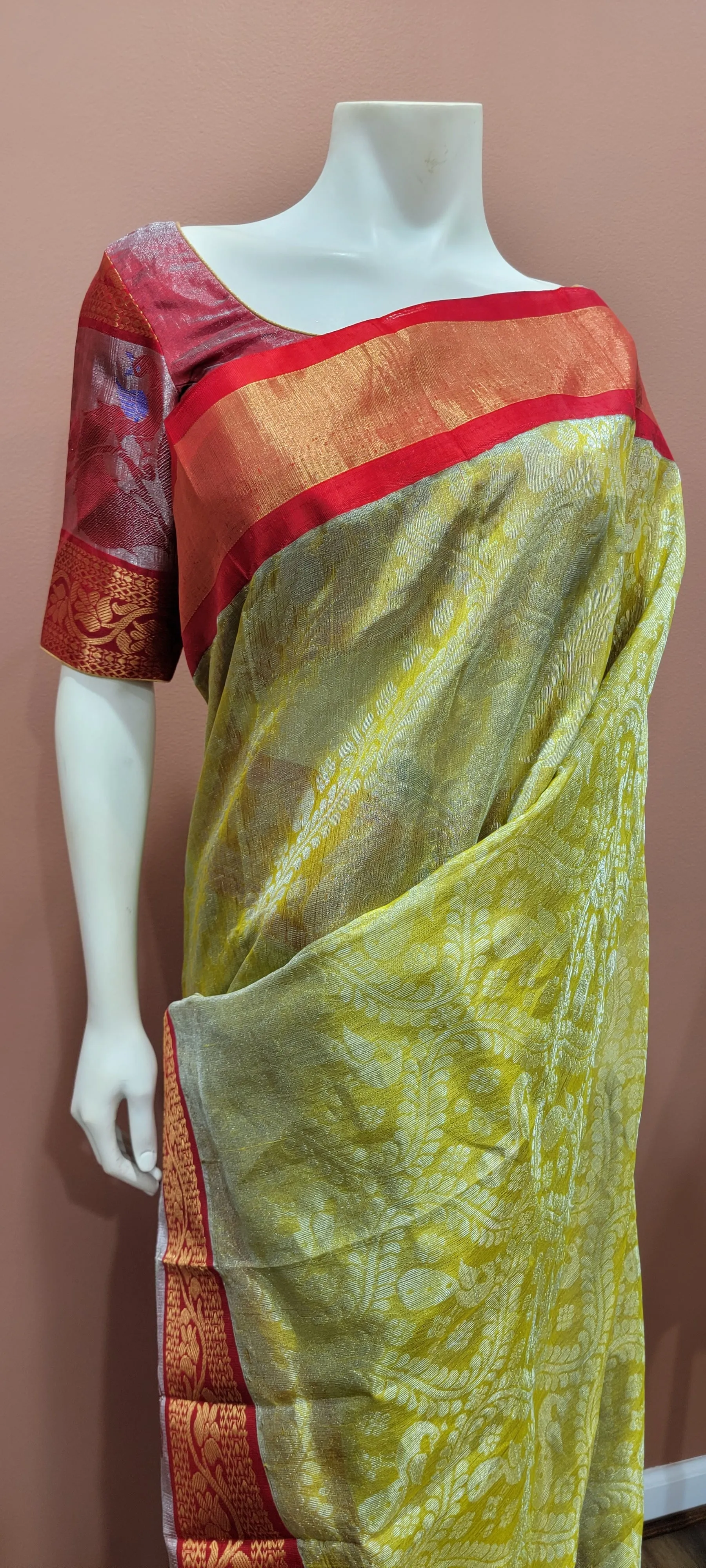 Tissue Kuppadam Saree w/ Blouse Collection