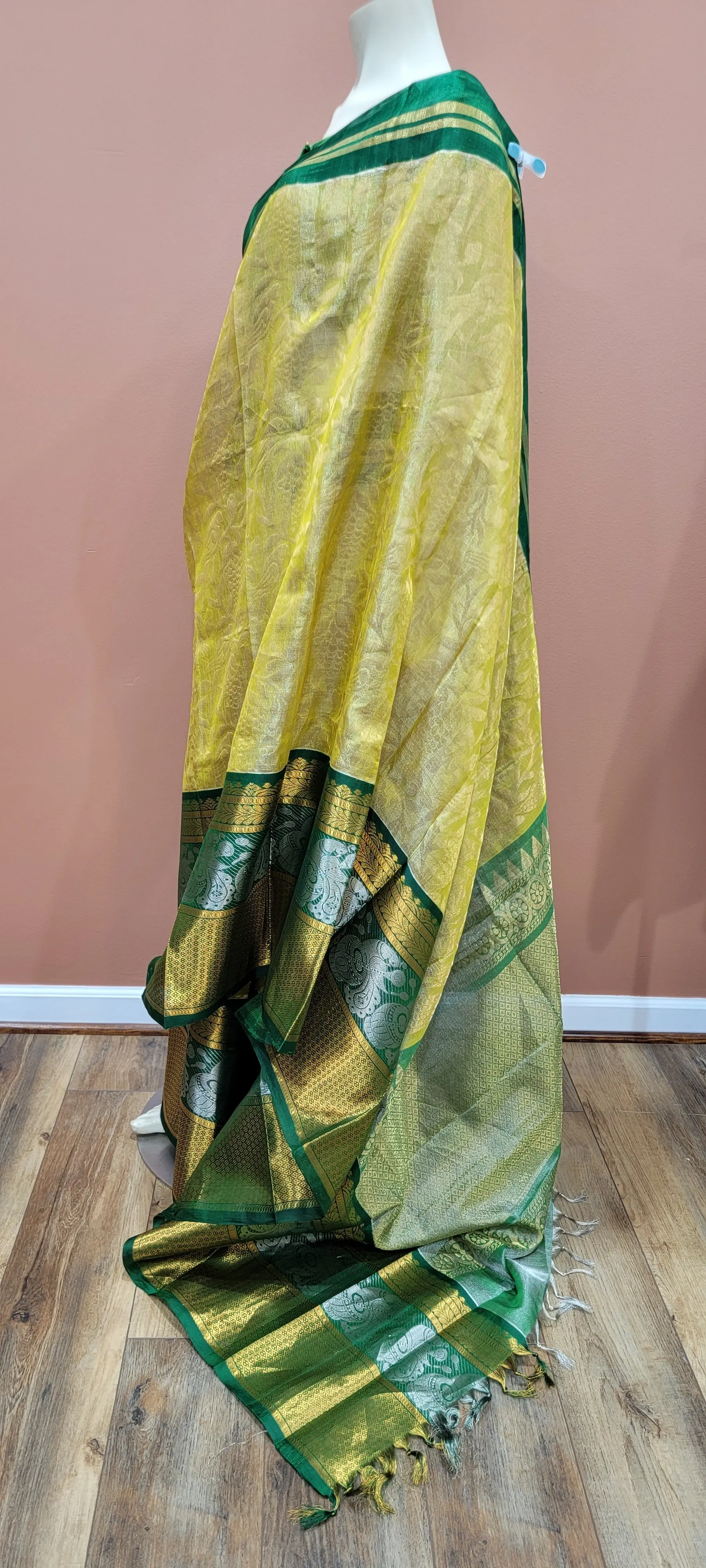 Tissue Kuppadam Saree w/ Blouse Collection