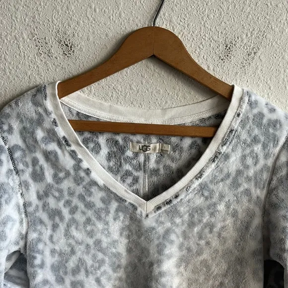 Ugg Women's Top Daisy Fleece Cotton Blend V-neck Long Sleeve Sweater Size S