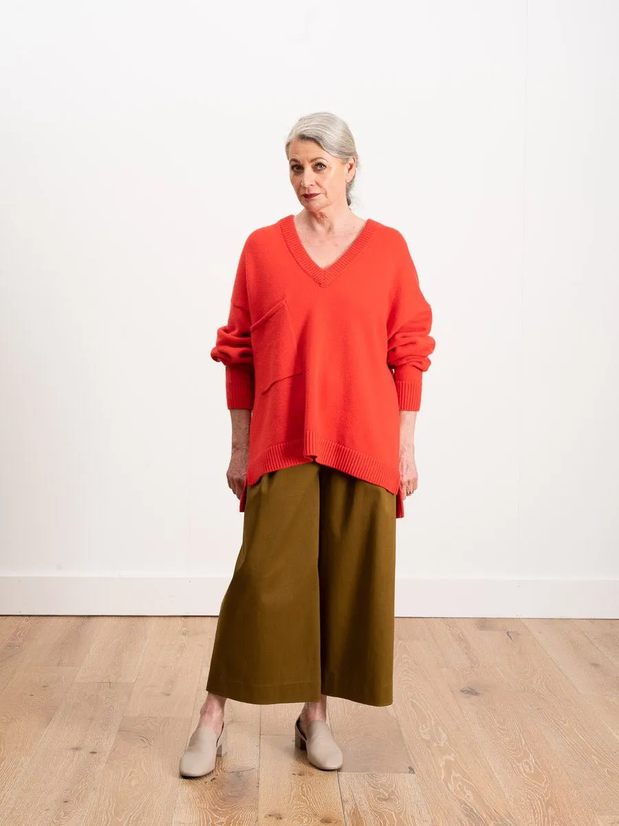 v-neck oversized pullover