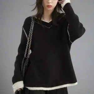 V-Neck Pullover