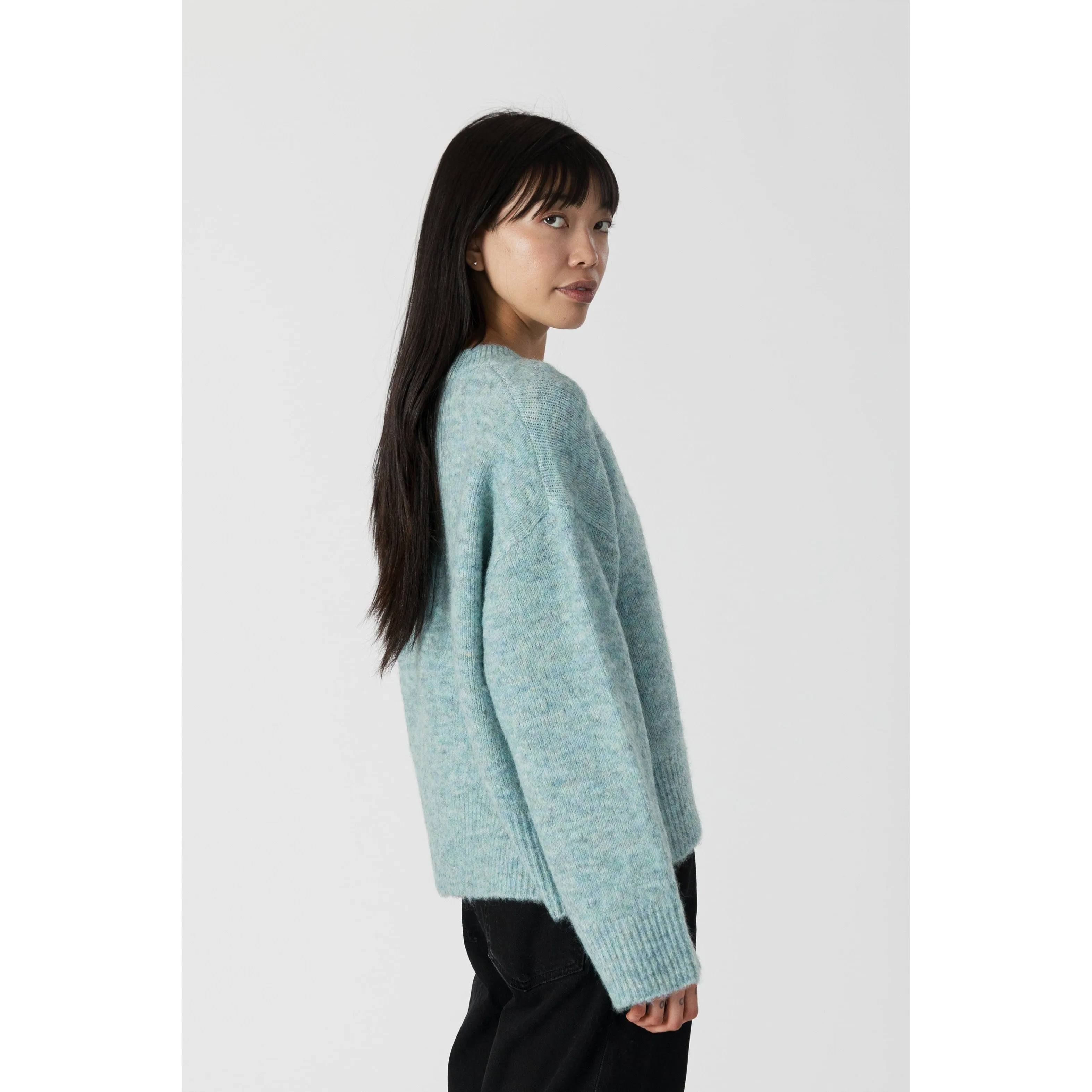V-NECK SWEATER