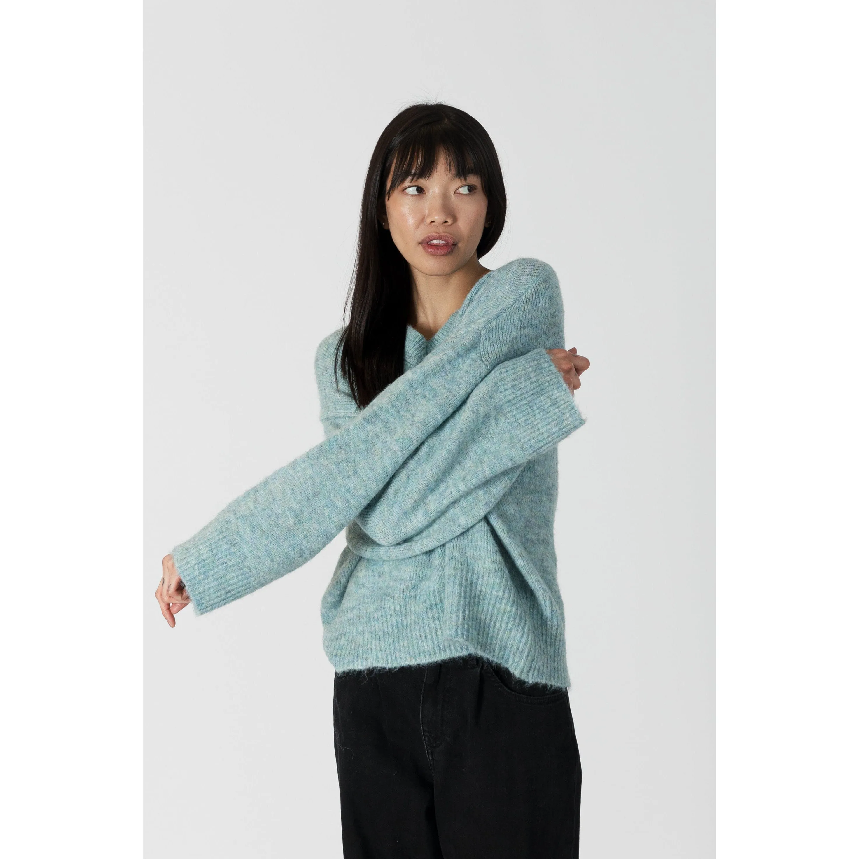 V-NECK SWEATER