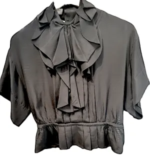 Valentino Italy. Hiver 2008 Black Short Sleeve Ruffle Trim Silk Blouse