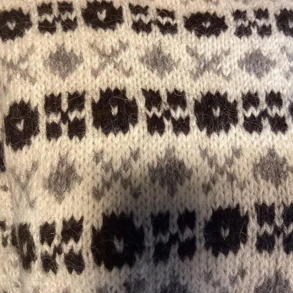 Vintage Women’s Alpine Ski Turtleneck Sweater size medium