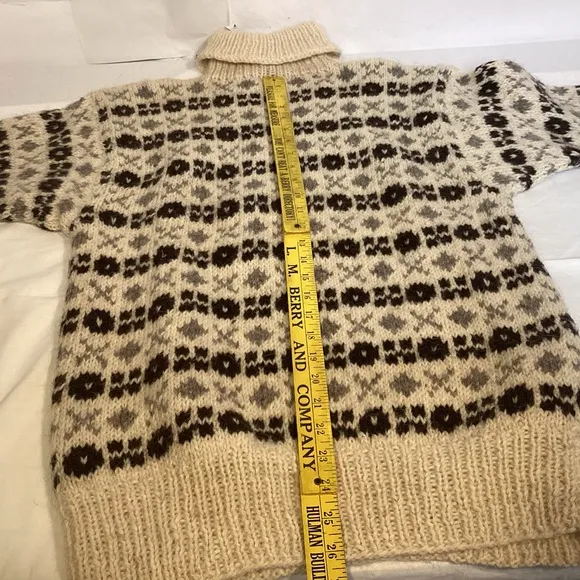 Vintage Women’s Alpine Ski Turtleneck Sweater size medium