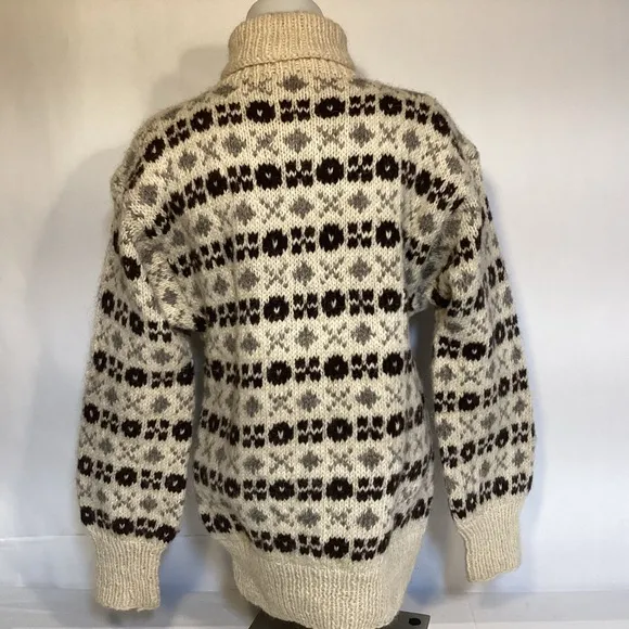 Vintage Women’s Alpine Ski Turtleneck Sweater size medium