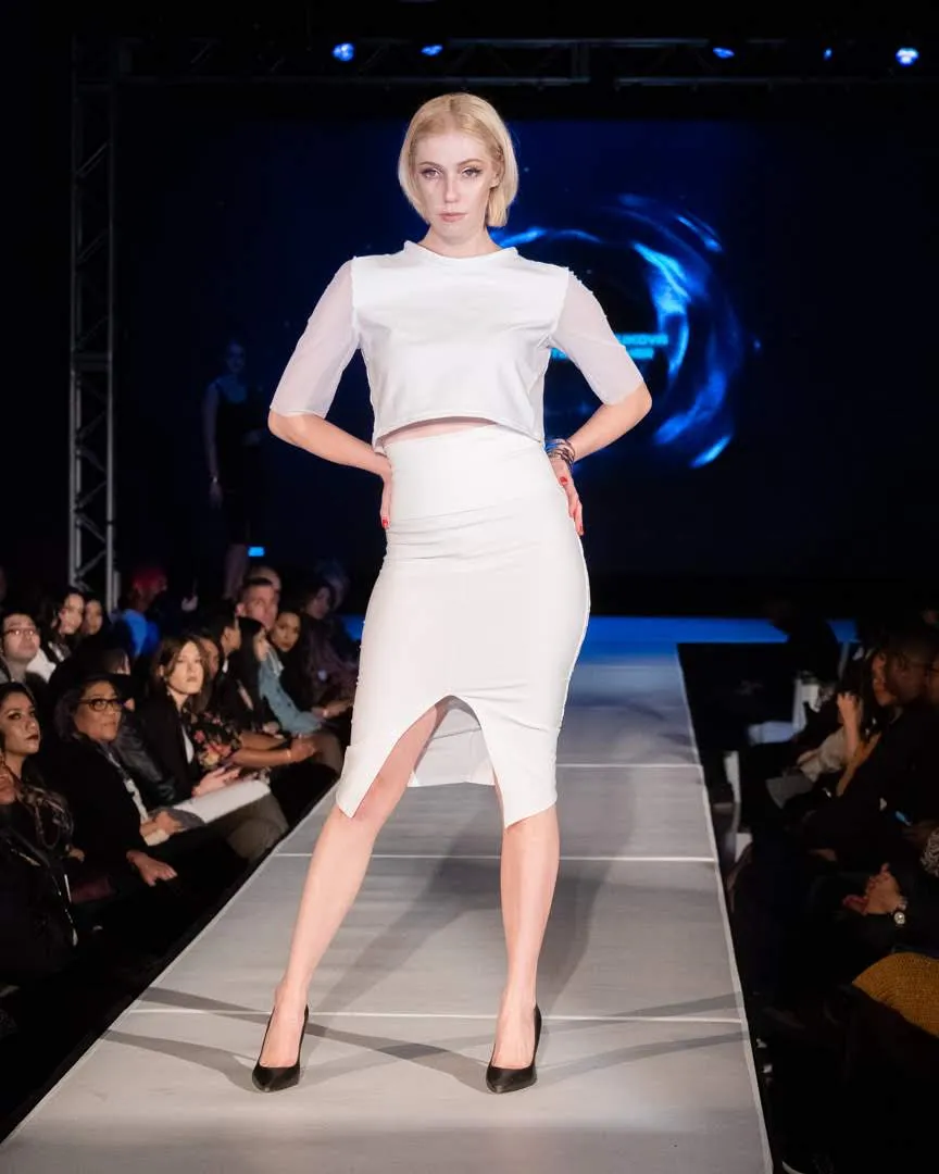 White Mesh Curve Pencil Skirt