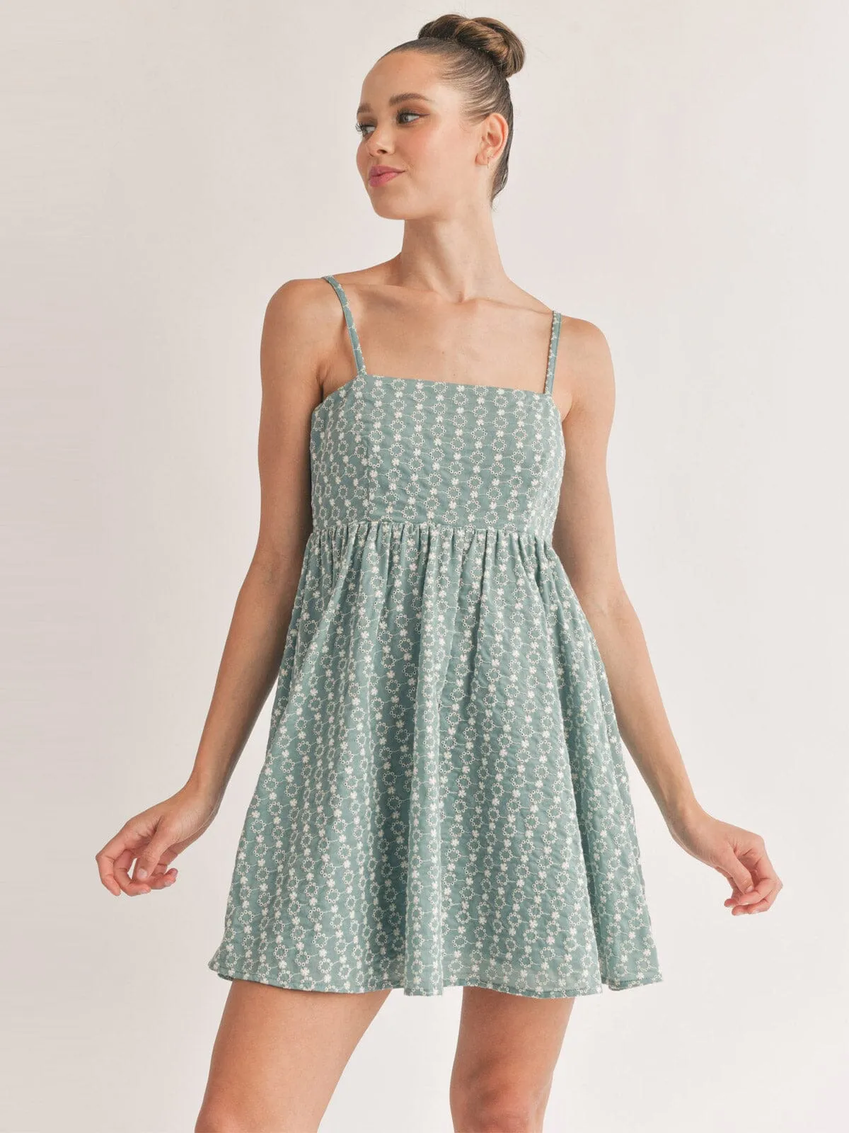 WOMEN'S SLEEVELESS FIT & FLARE EMBROIDERY MINI DRESS