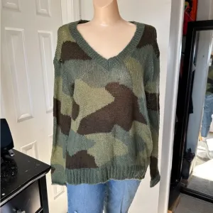 WOODEN SHIPS CAMOUFLAGE V NECK LIGHTWEIGHT SWEATER