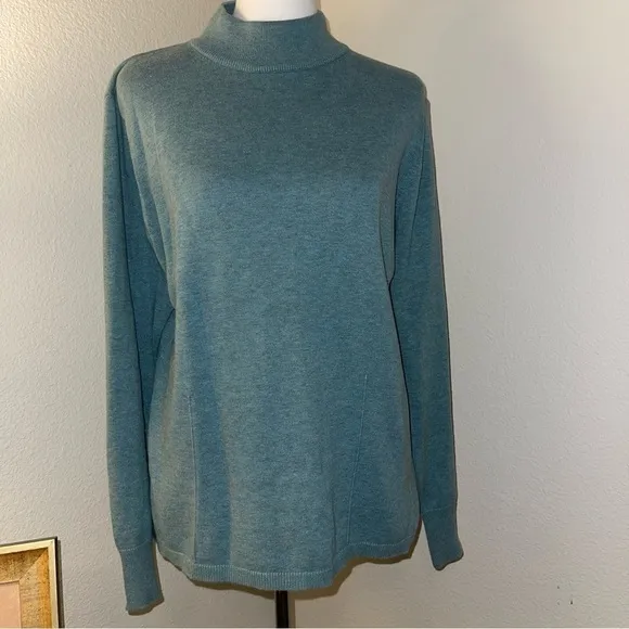 Woolrich 100% Wool Mock Turtleneck Sweater in Aquifer Heather | L