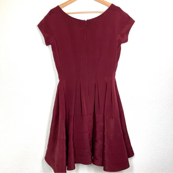 Zac Posen women's Wool Dress 4 Red Short Sleeve Fit-And Flare Dress