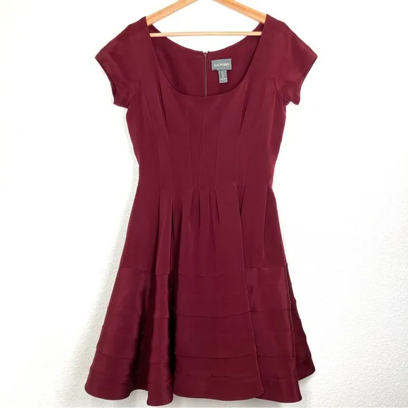 Zac Posen women's Wool Dress 4 Red Short Sleeve Fit-And Flare Dress