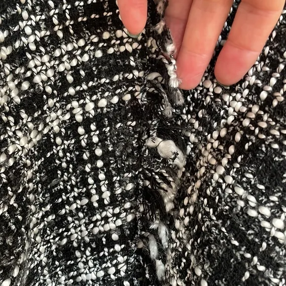 Zara Women's || Frayed Tweed Black Forest Sweater/Pullover/Poncho; Size Small