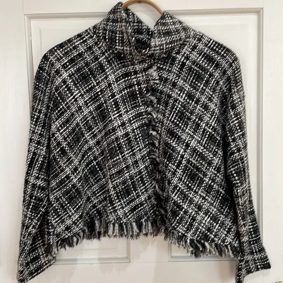Zara Women's || Frayed Tweed Black Forest Sweater/Pullover/Poncho; Size Small